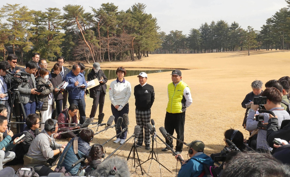 左から小林浩美、倉本昌弘、中嶋常幸の各氏