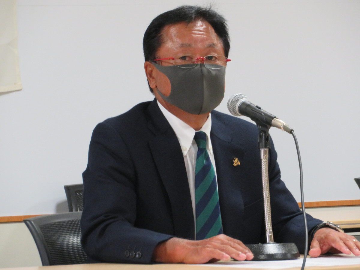 ７日、都内での理事会後、記者会見に出席した日本プロゴルフ協会の倉本昌弘会長